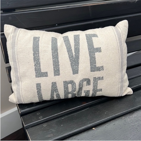 Pillow “Live Large”. - Picture 1 of 4